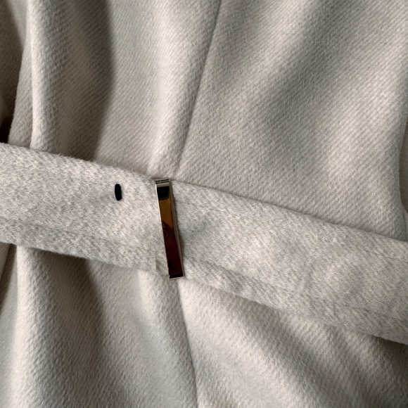 Calvin Klein Soft Cream Jacket - Picture 15 of 15